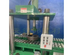 工程機(jī)械引導(dǎo)輪清洗裝配線